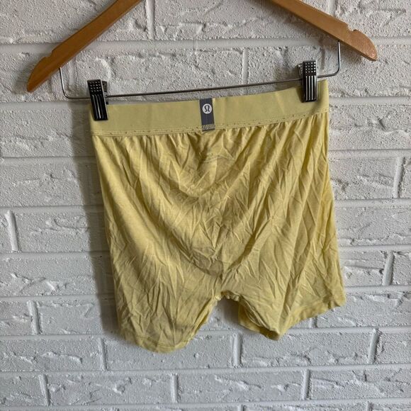 Lululemon Always In Motion Boxer 5" Heathered Caprese Yellow Size Small - Picture 2 of 5